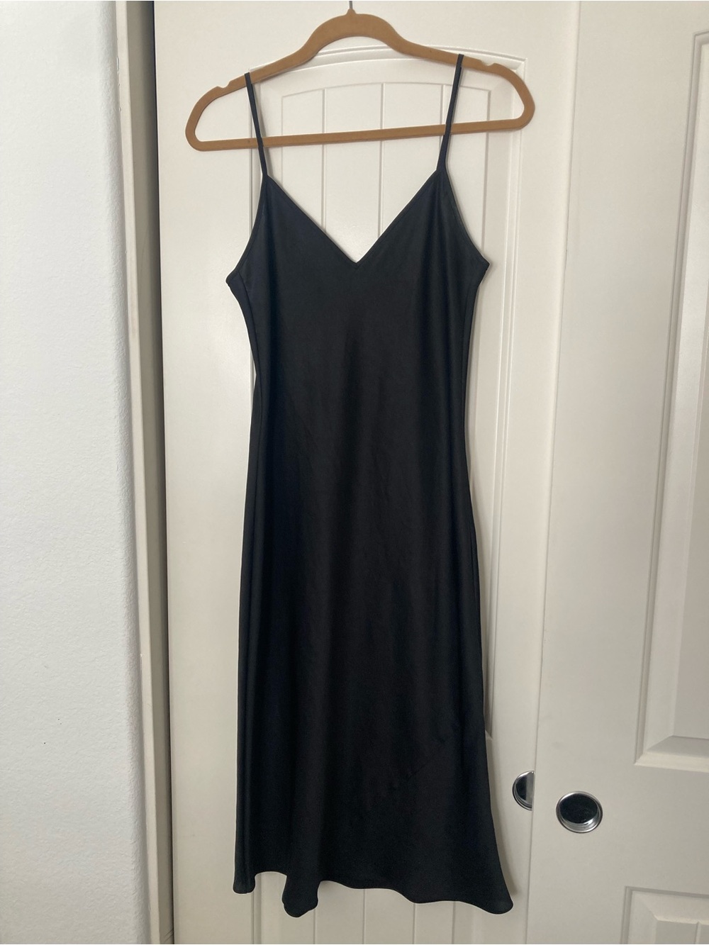 Aritzia Wilfred Only Slip Midi Dress Black Size S